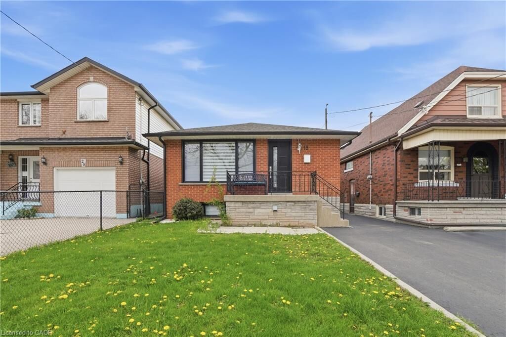 Property Photo:  18 Ferrie Street W  ON L8L 1C5 