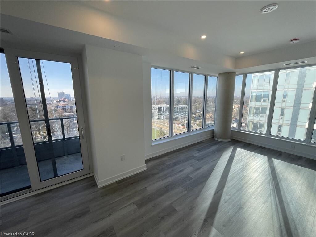 Property Photo:  15 Wellington Street S 1212  ON N2G 0E4 