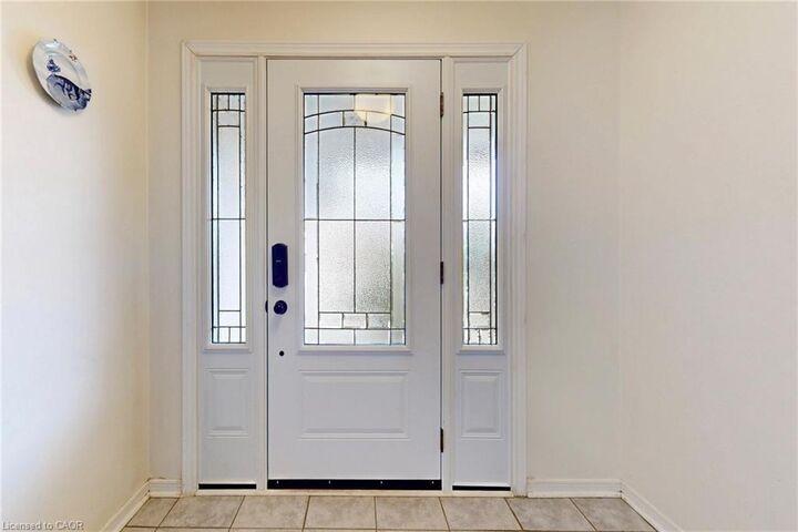 Property Photo:  62 Como Place  ON L9B 1Y4 