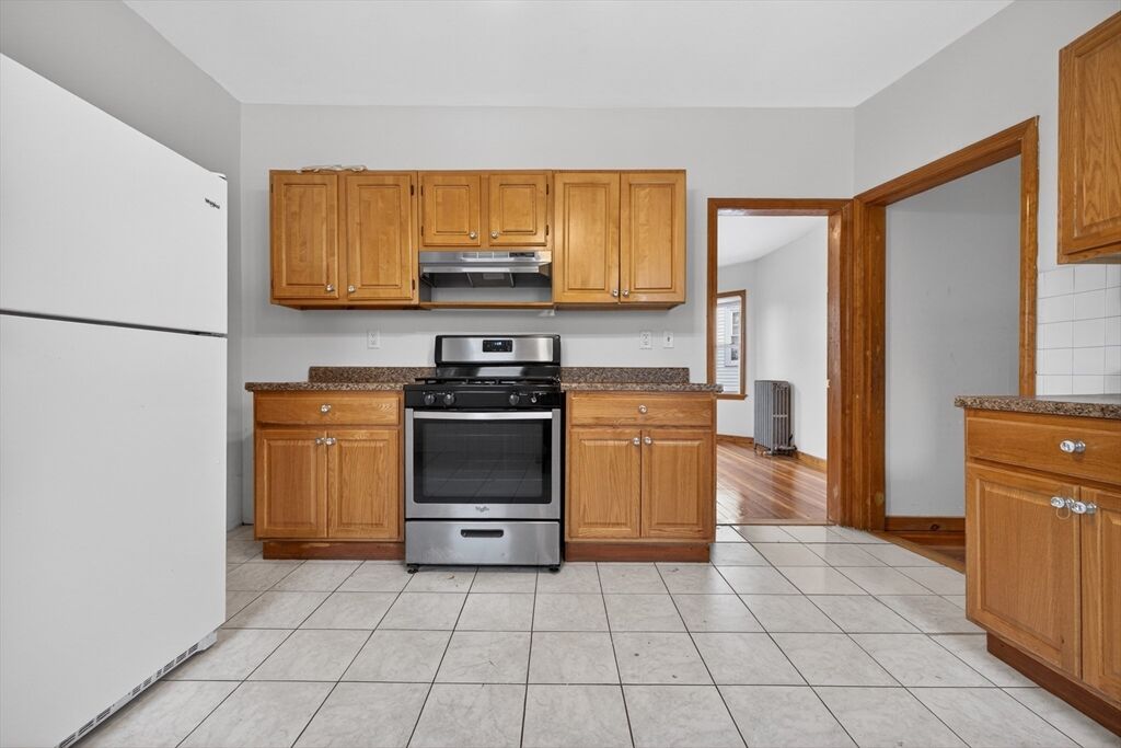 Property Photo:  81 Dakota St 3  MA 02124 