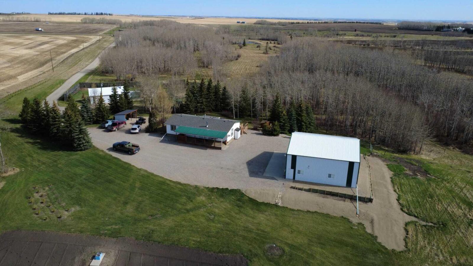Property Photo:  20165 Township Road 292 Road  AB T0M 0S0 