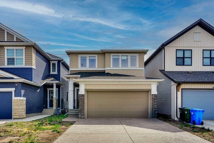 Property Photo:  126 Hotchkiss Manor SE  AB T3S 0G1 
