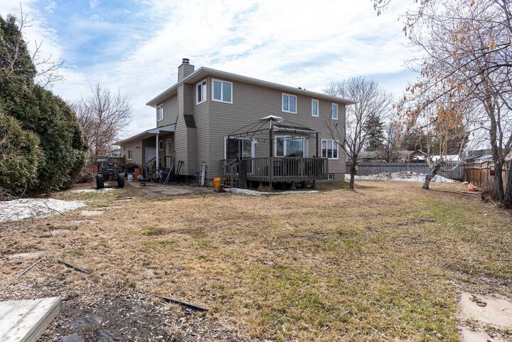 Property Photo:  145 Robin Crescent  AB T9H 2W4 