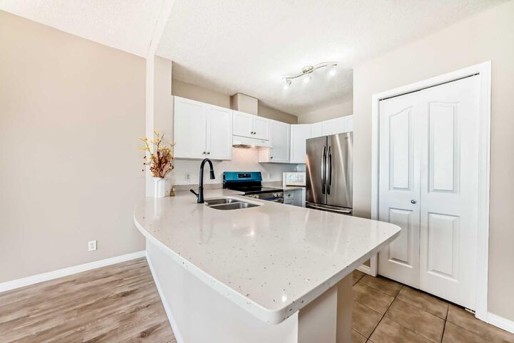 Property Photo:  1053 10 Street SW 707  AB T2R 1S6 