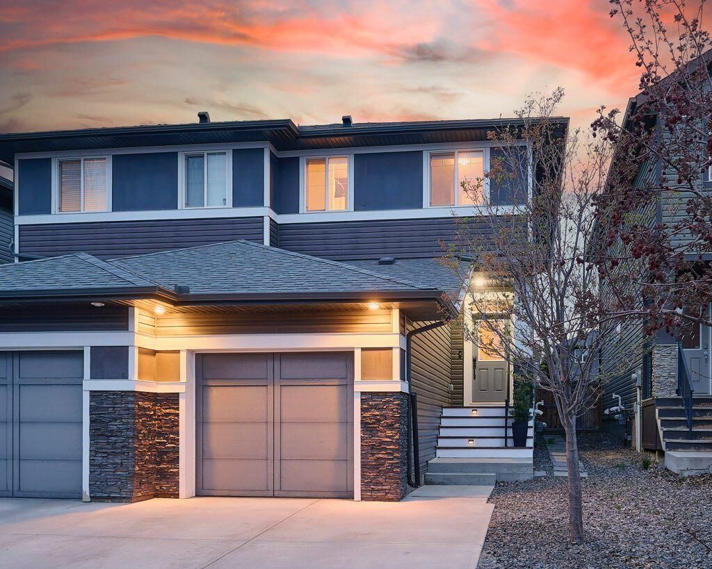 Property Photo:  194 Legacy Mews SE  AB T2Y 0Y5 