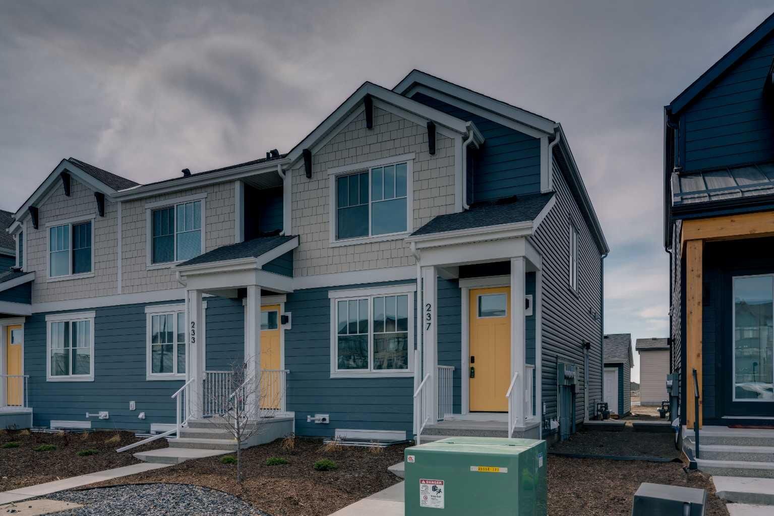Property Photo:  237 Heirloom Way SE  AB T3S 0H2 