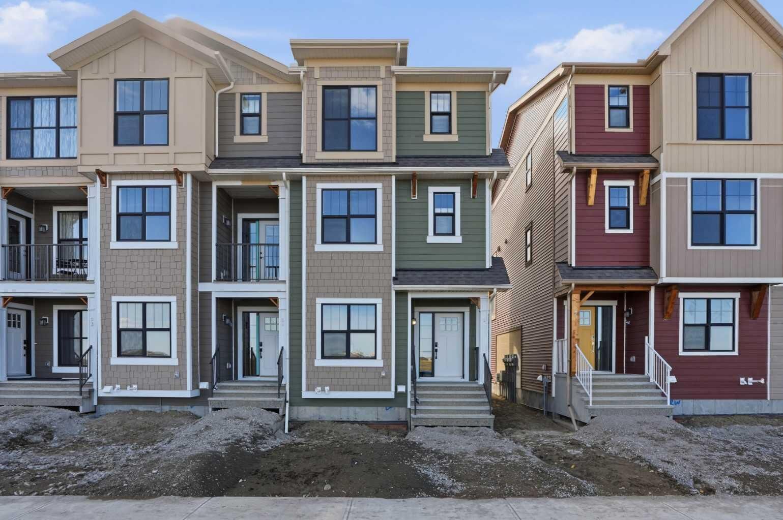 Property Photo:  21 Wild Rose Way SE  AB T3M 4A2 