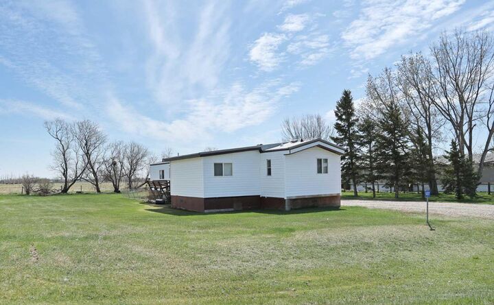 Property Photo:  7 Prins Trailer Park  AB T1R 1B8 