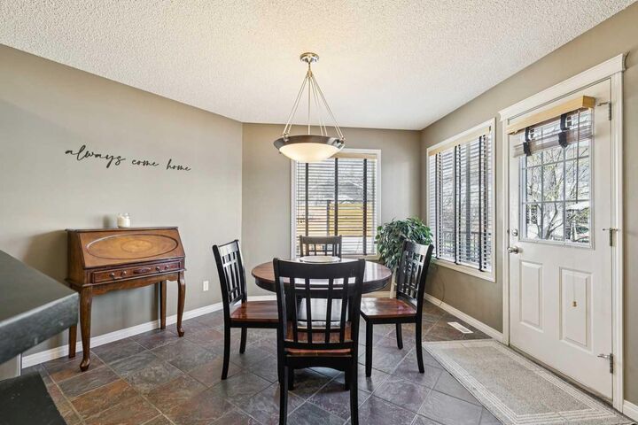 Property Photo:  172 West Lakeview Circle  AB T1X 1H7 
