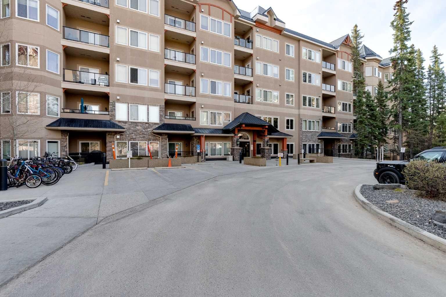 Property Photo:  20 Discovery Ridge Close SW 427  AB T3H 5X4 