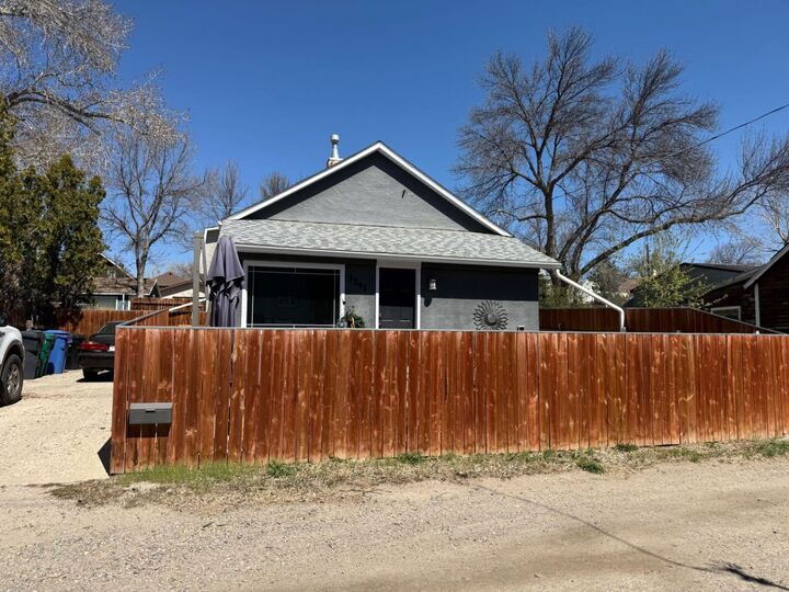 Property Photo:  1241 8 Avenue S  AB T1J 1R2 