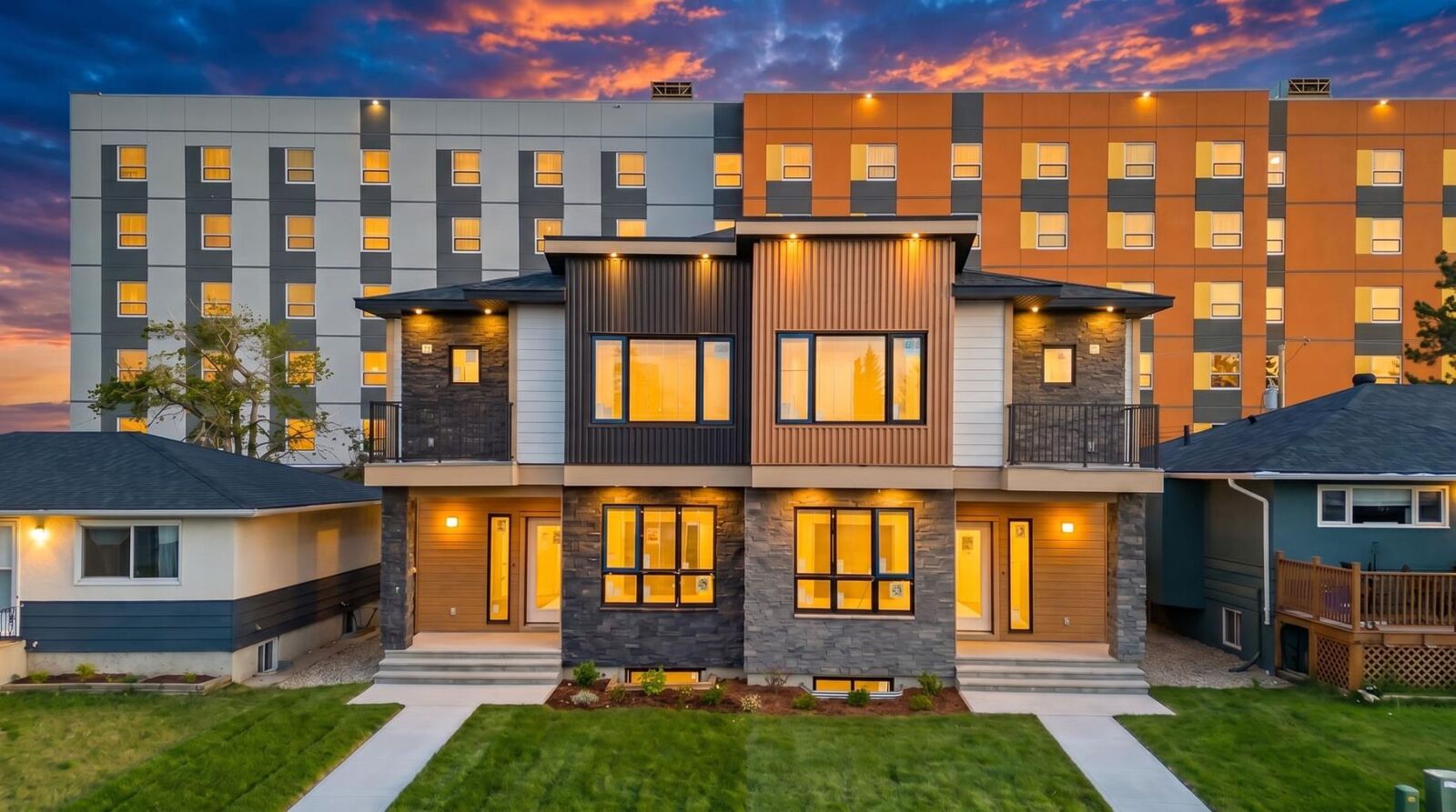 Property Photo:  121 42 Avenue NE  AB T2E 3B1 