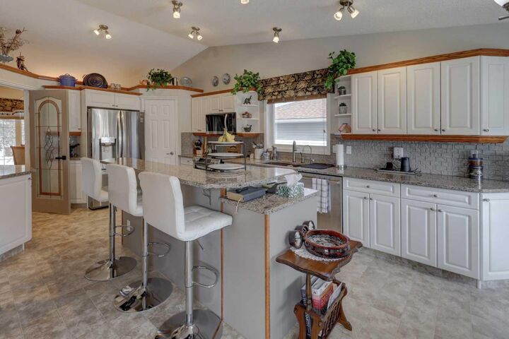 Property Photo:  24 Willow Point  AB T0J 0Y5 