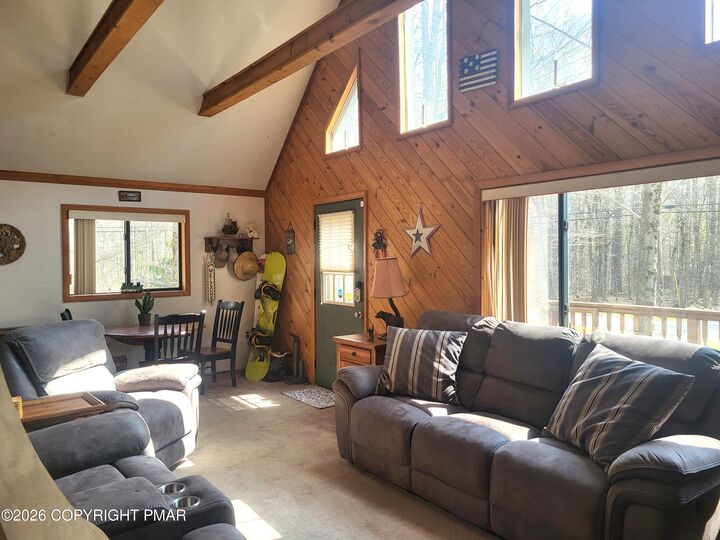Property Photo: 630 Maxatawny Drive PA 18347