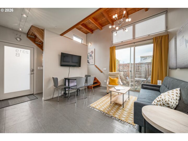 Property Photo: 2319 SE Belmont St OR 97214
