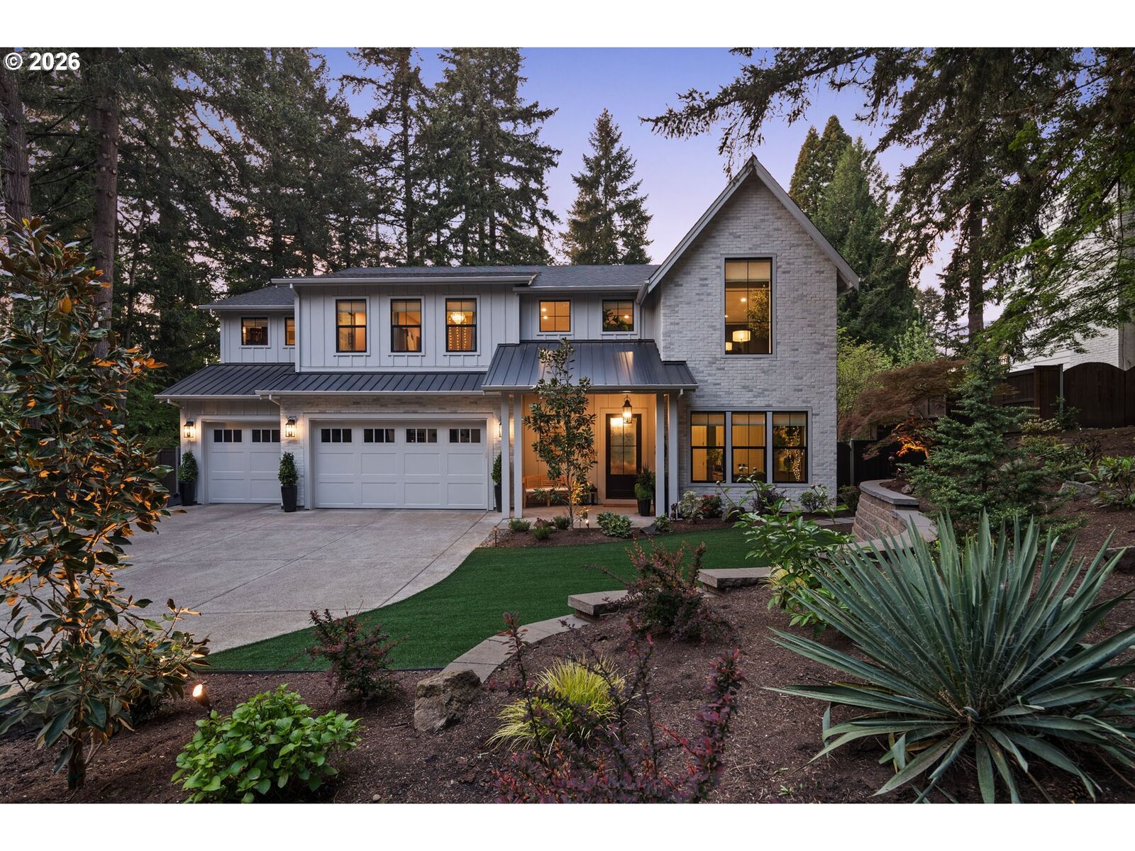 Property Photo: 17331 Canyon Dr OR 97034