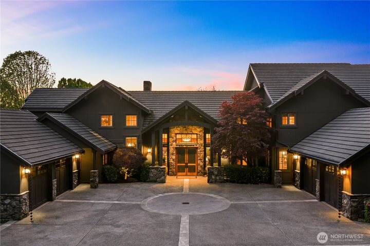 Property Photo: 3607 E Lake Sammamish Shore Lane NE WA 98074