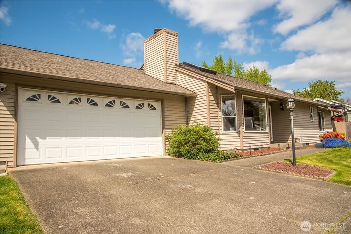 Property Photo:  125  117th Street E  WA 98445 