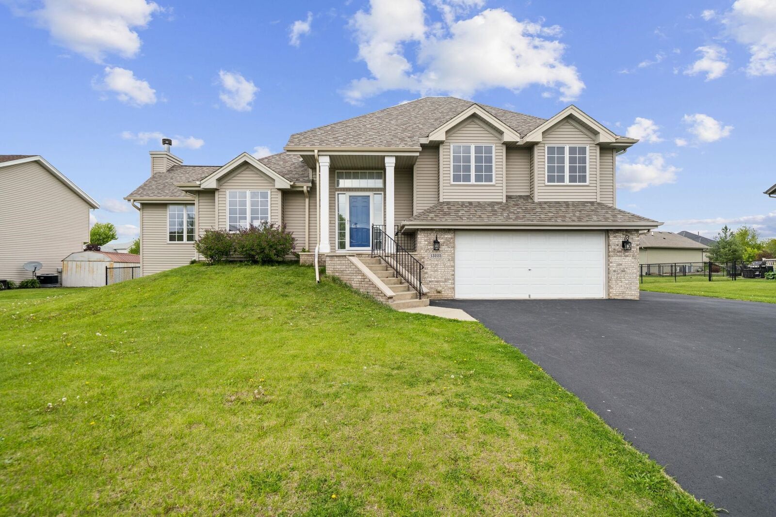 Property Photo:  13225 Wynstone Way  IL 61072 