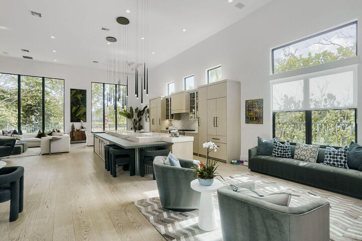 Property Photo:  6179 Vía Venetia S  FL 33484 
