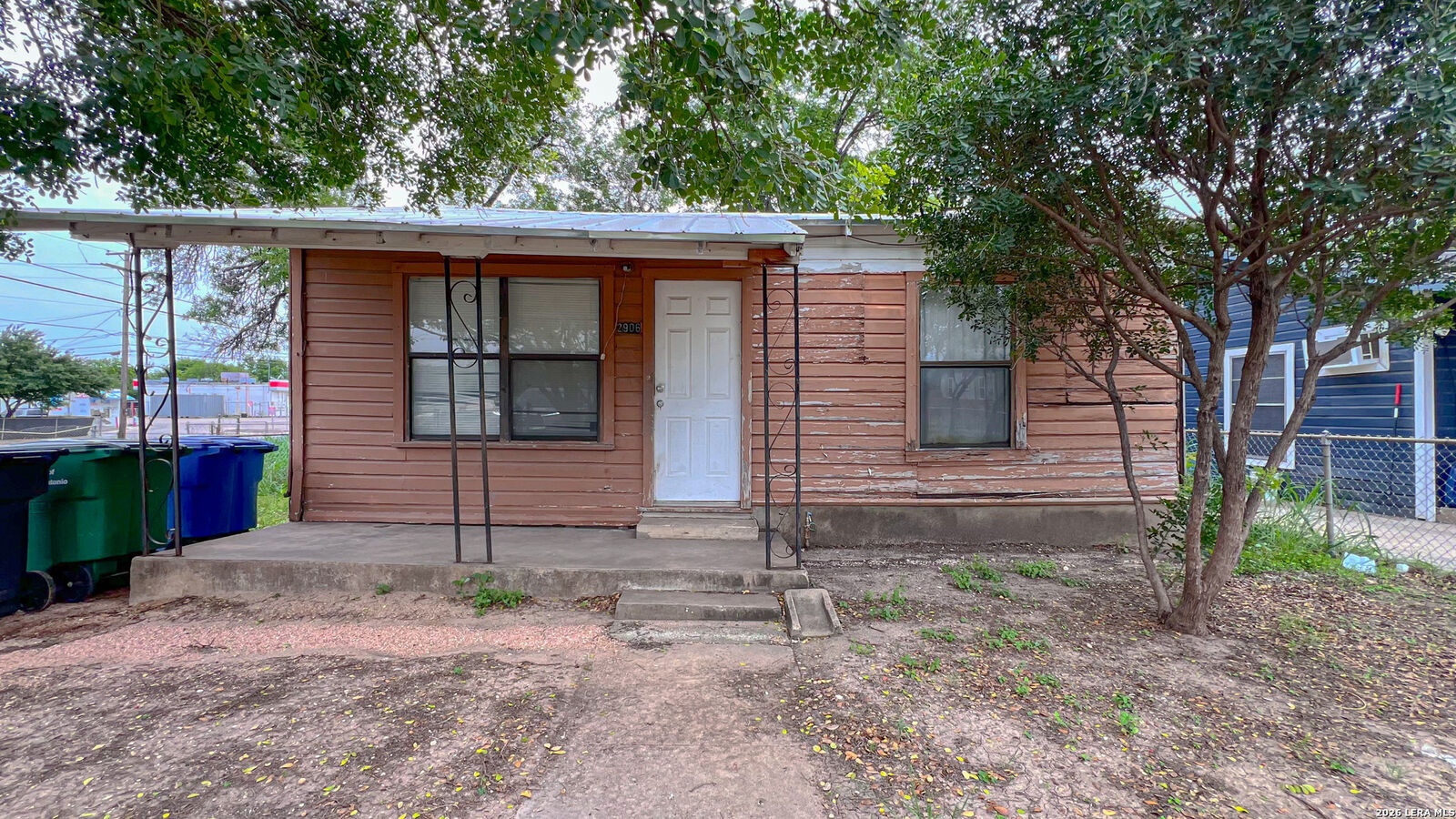 Property Photo:  2906 El Paso  TX 78207 