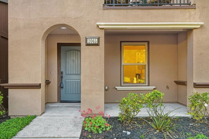 Property Photo:  2065 San Luis Avenue  CA 94043 