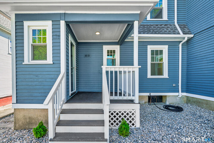 Property Photo:  20 Mountain Street  CT 06106 