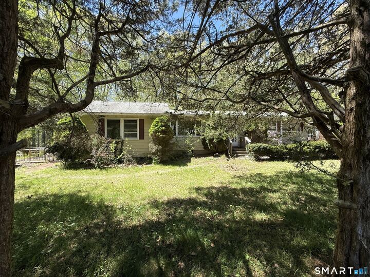 Property Photo:  24 Oak Road  CT 06370 