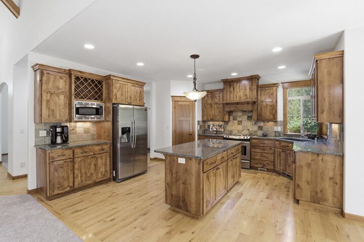 Property Photo:  1511 N Sand Brook St  WA 99224 