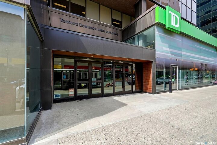 Property Photo: 1914 Hamilton Street Ph 201 SK S4P 3N6