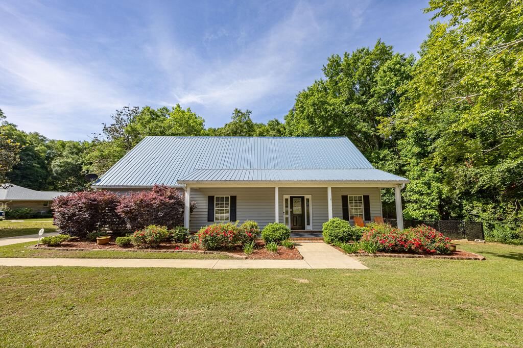 Property Photo:  667 Fuller Rd  AL 36301 