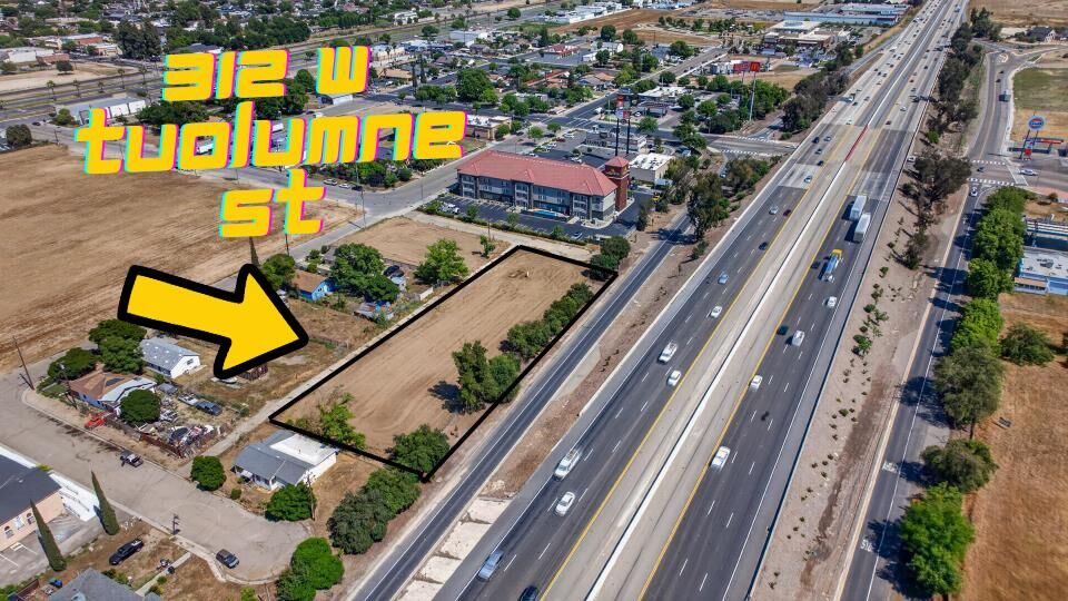 Property Photo:  312 W Tuolumne Street  CA 93625 