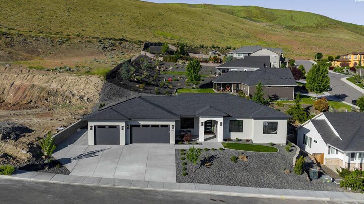 Property Photo:  5289 S Quincy Pl  WA 99337 