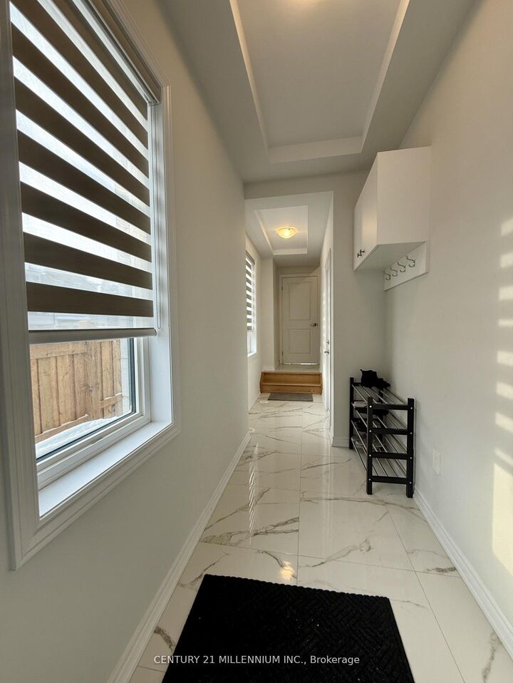 Property Photo:  1285 National Valley Drive  ON L5V 0E9 