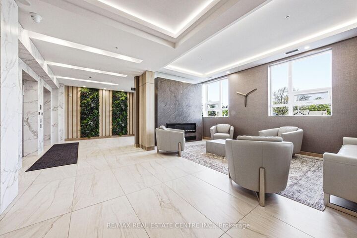 Property Photo: 34 Norman Street 111 ON N3R 2Y1