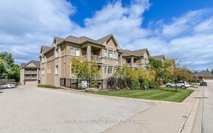 Property Photo:  2 Briar Hill Heights 207  ON L9R 2H6 