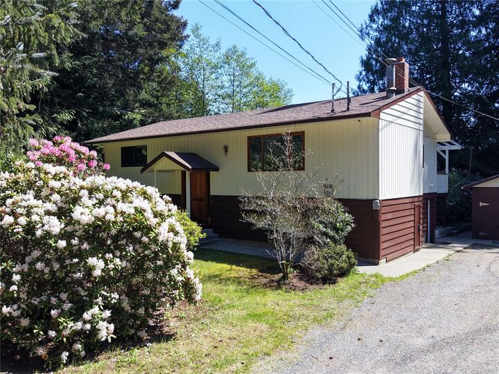 Property Photo:  3384 Otter Point Rd  BC V9Z 0J9 