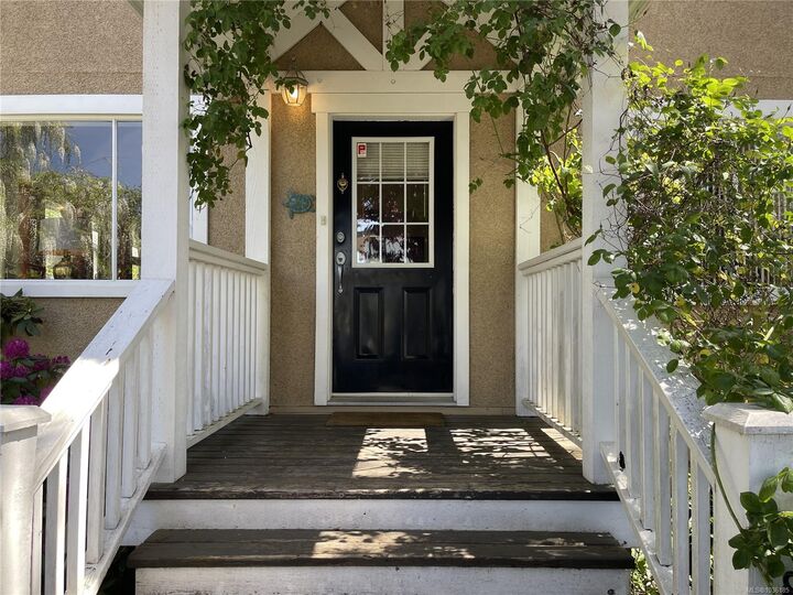 Property Photo:  2821 4th Ave  BC V9Y 2C2 