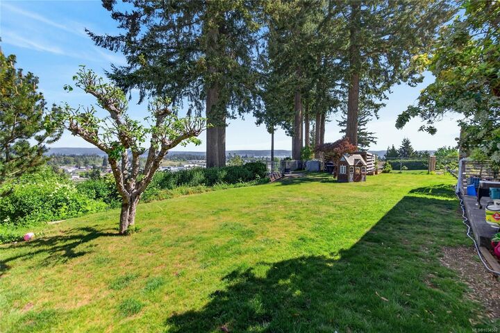Property Photo: 1820 Treelane Rd BC V9W 4E8