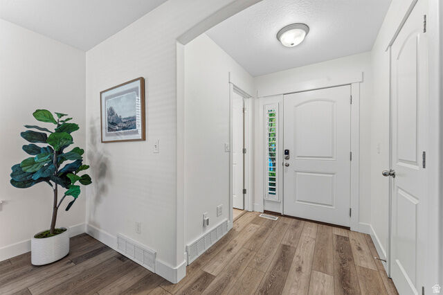 Property Photo: 13247 S Meadowside Dr UT 84096