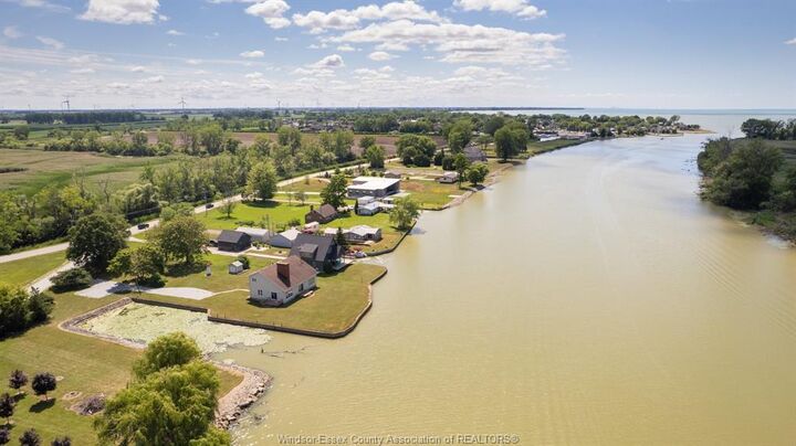 Property Photo:  21240 Dockside  ON N0P 1L0 