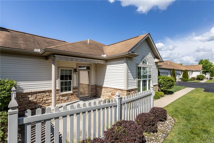 Property Photo:  835 Van Buren Blvd  PA 15042 