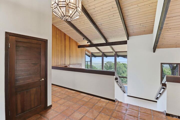 Property Photo:  310 Crest Road  CA 94945 
