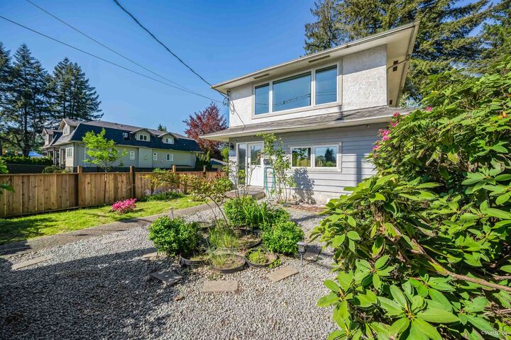 Property Photo:  890 Westwood Street  BC V3C 3L3 