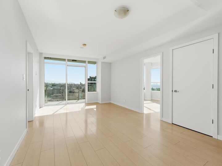 Property Photo: 125 14th Street 1702 BC V7L 0E6