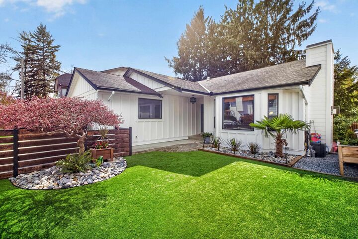 Property Photo:  12409 233A Street  BC V2X 0N1 