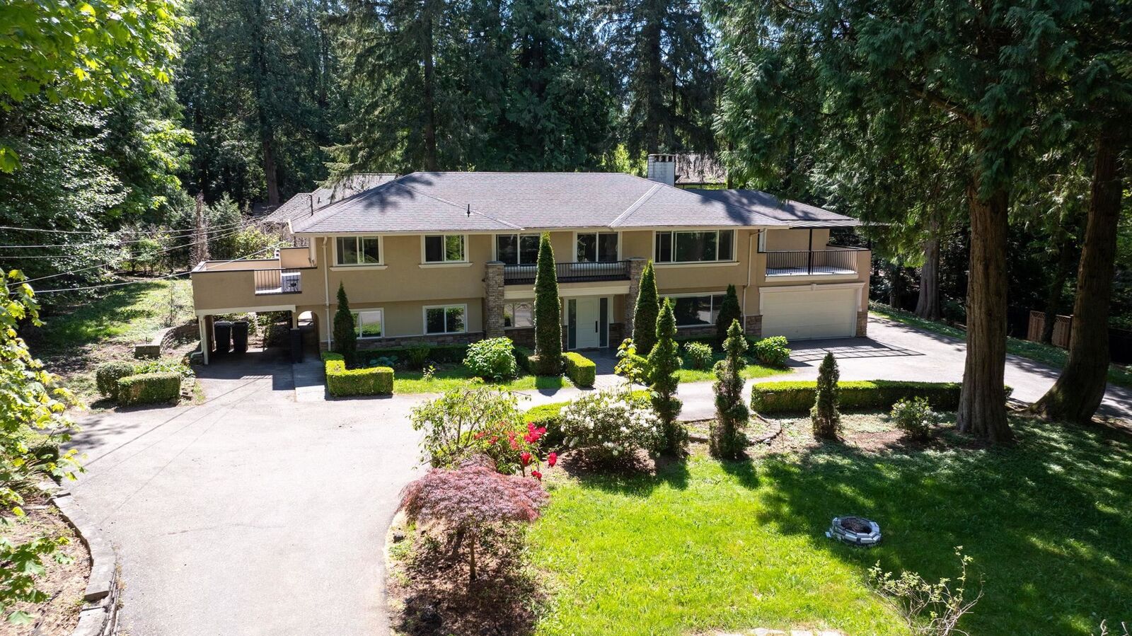Property Photo: 13788 32 Avenue BC V4P 2B8