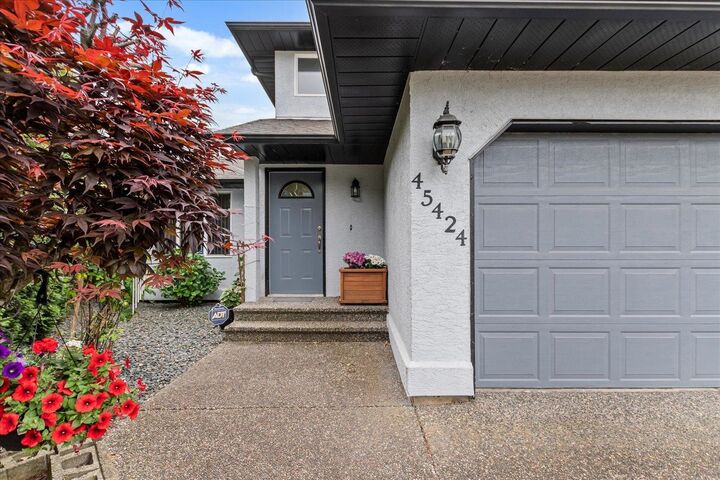 Property Photo:  45424 Dorell Place  BC V2R 3V3 