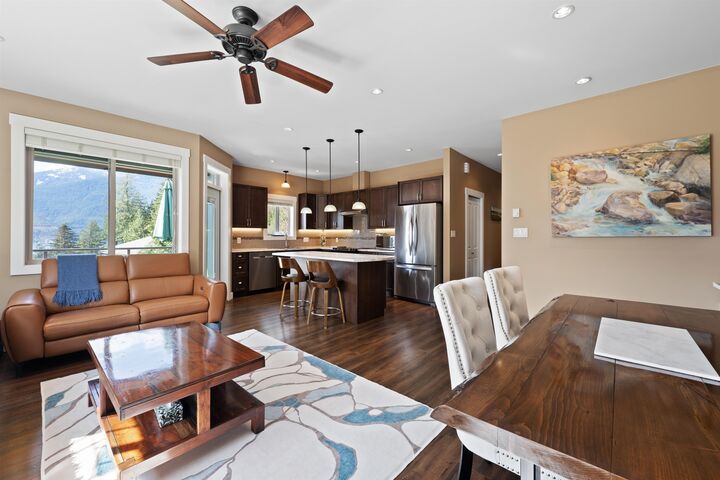 Property Photo:  746 Upper Crescent  BC V8B 1J2 
