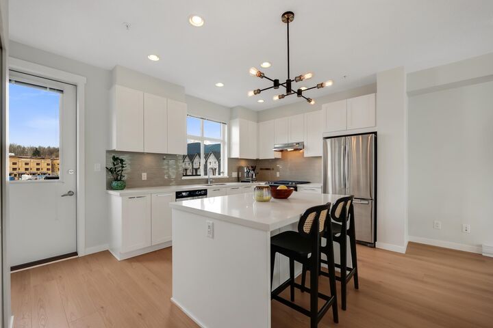 Property Photo:  39548 Loggers Lane 15  BC V8B 0K1 